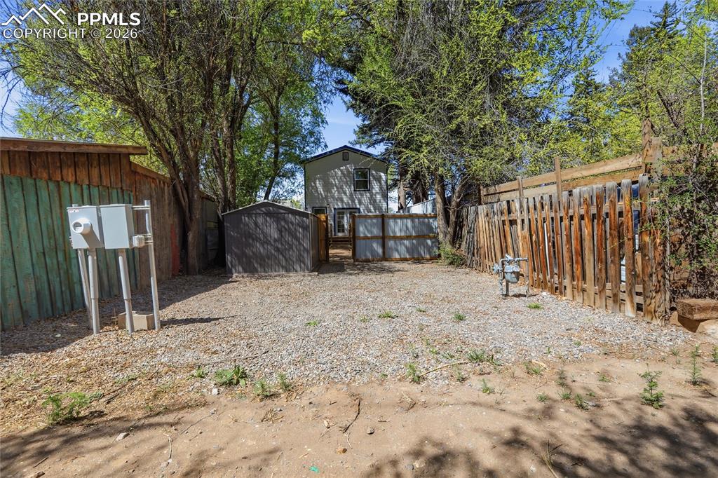 Image 33 of 37: Rear yard