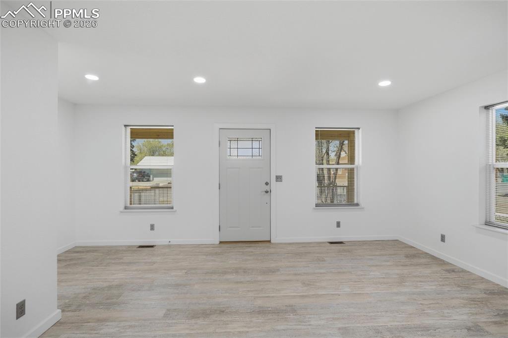 Image 5 of 37: Entry