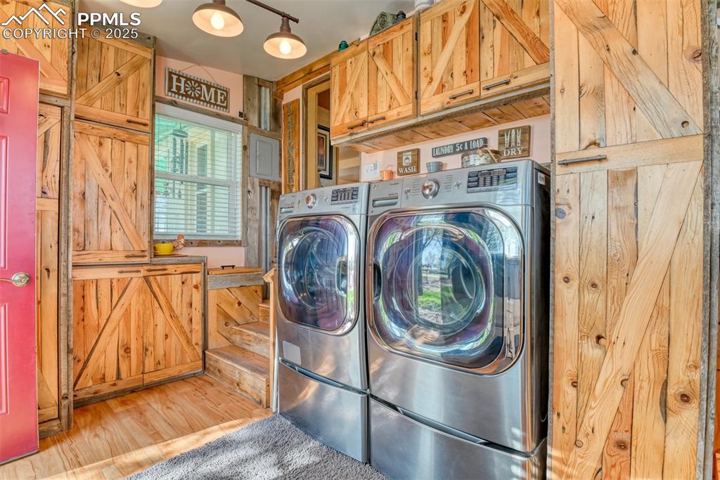 Image 10 of 39: Laundry