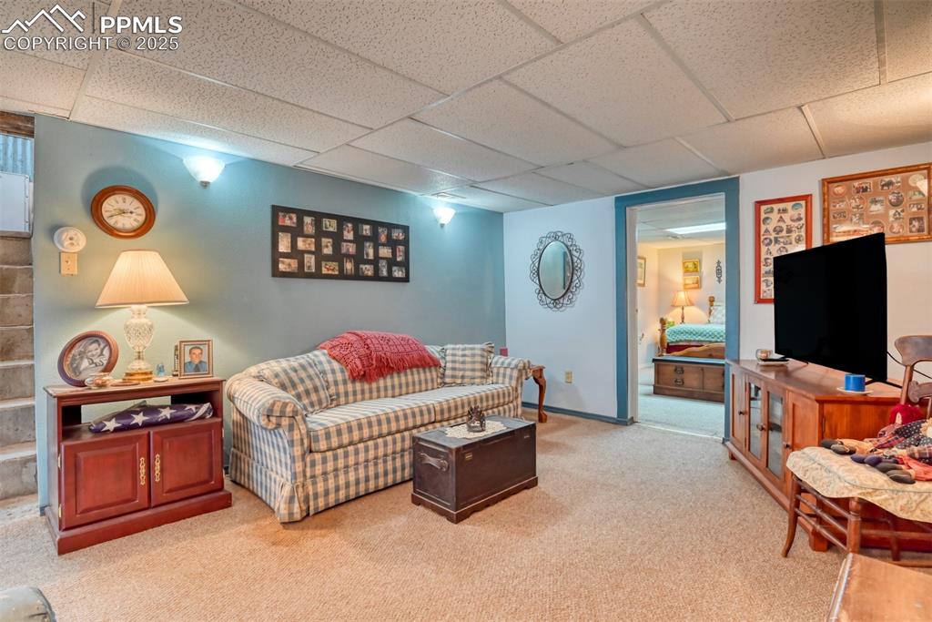 Image 12 of 39: Family Room