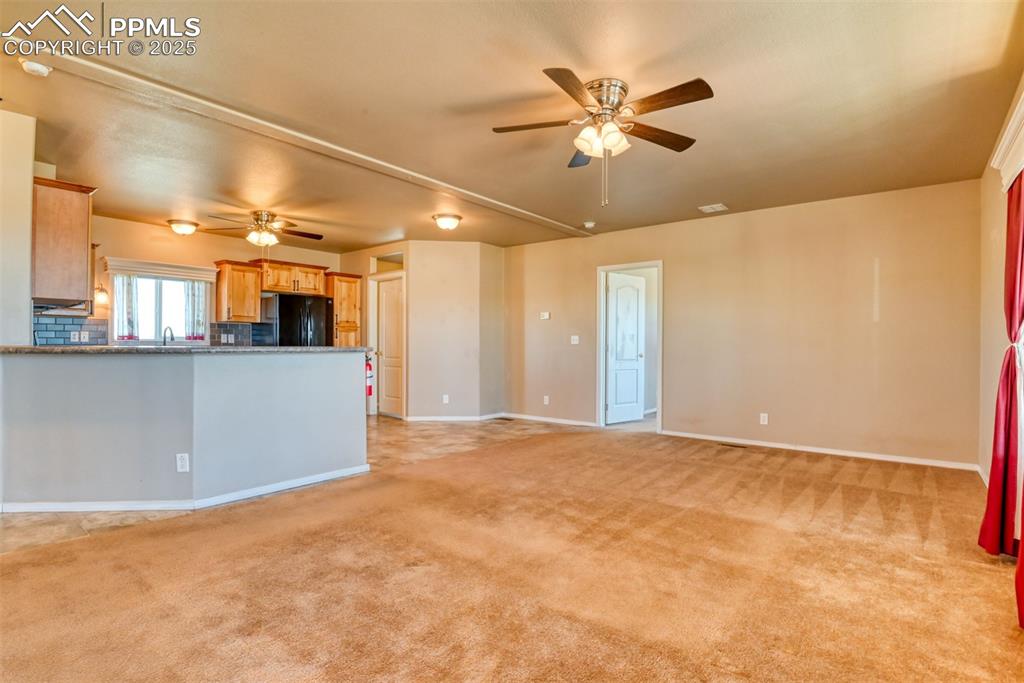 Image 17 of 39: Living Room