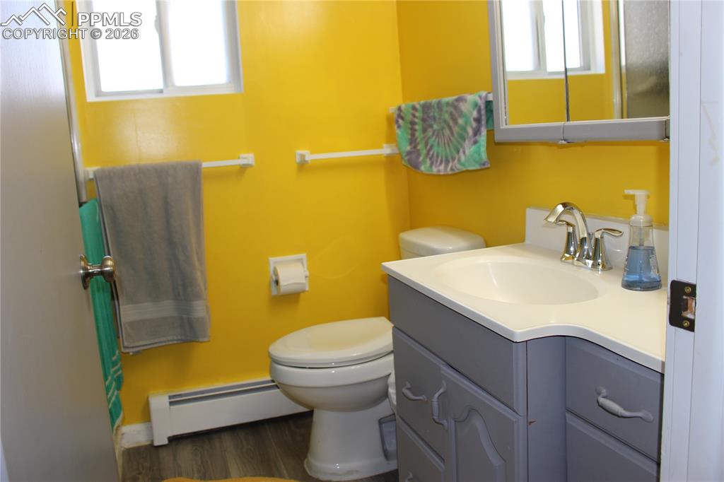 Image 10 of 18: Bathroom