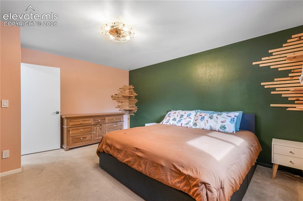 Image 19 of 50: Primary bedroom upper level