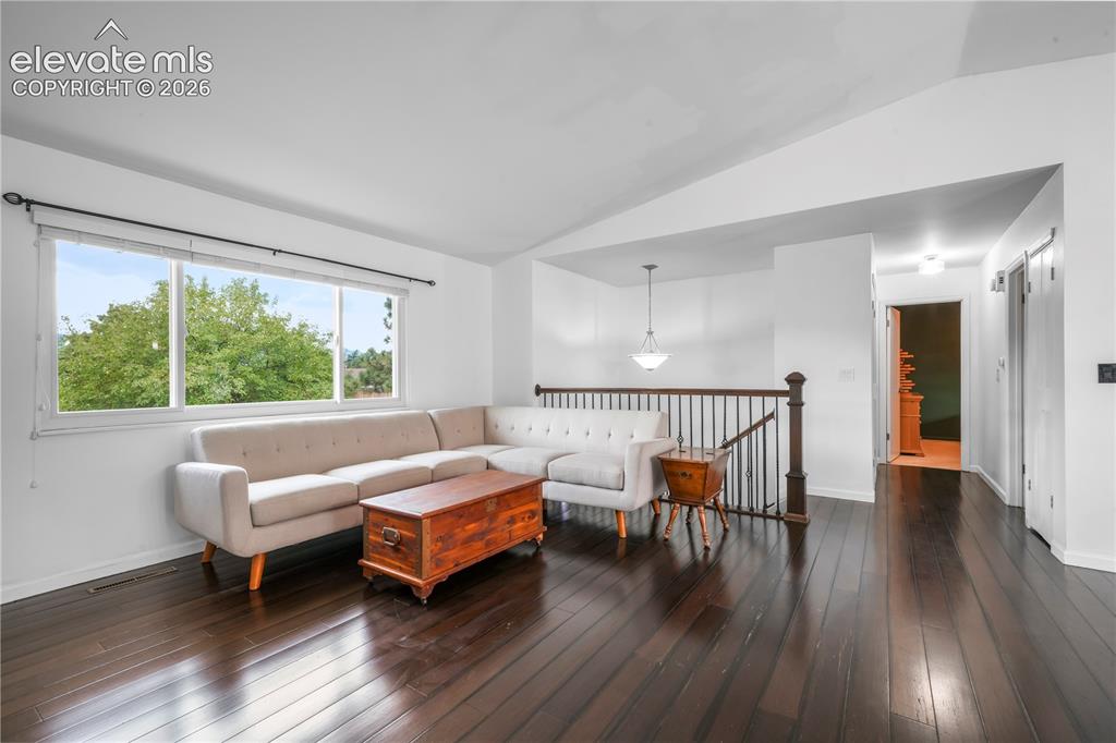 Image 7 of 50: Upper living room 
