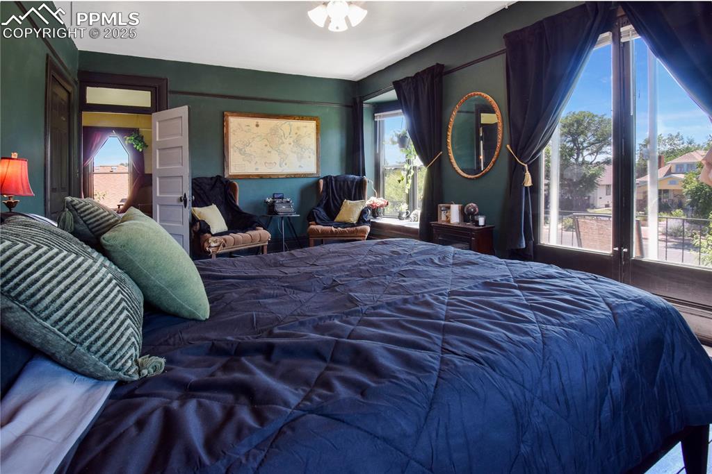 Image 34 of 48: Bedroom