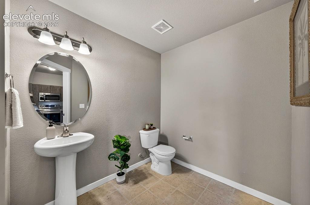 Image 6 of 38: Bathroom