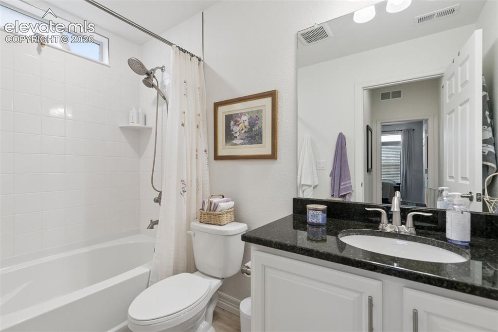 Image 11 of 34: Guest Bathroom