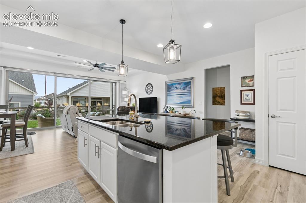 Image 16 of 34: Kitchen