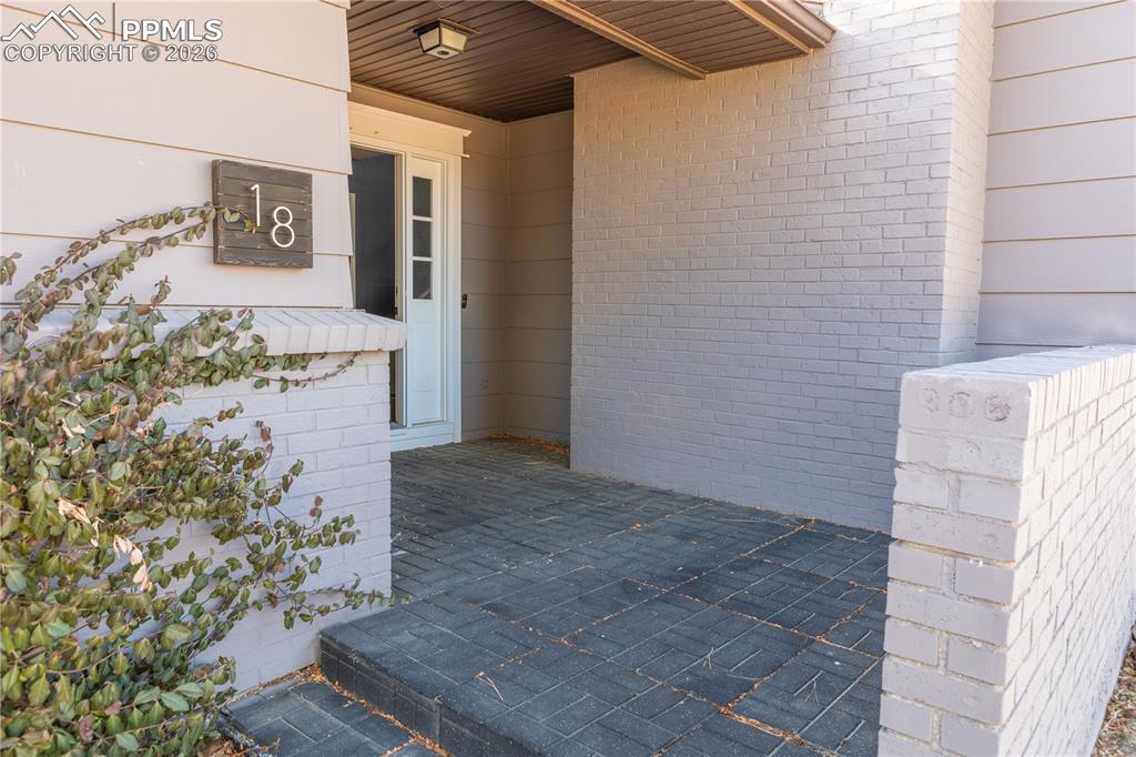 Image 22 of 45: Entry