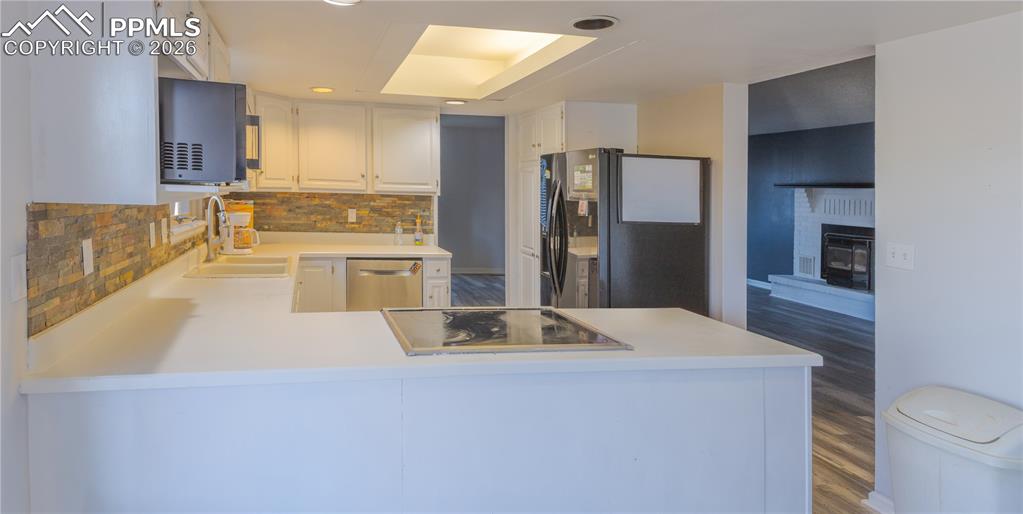 Image 35 of 45: Kitchen