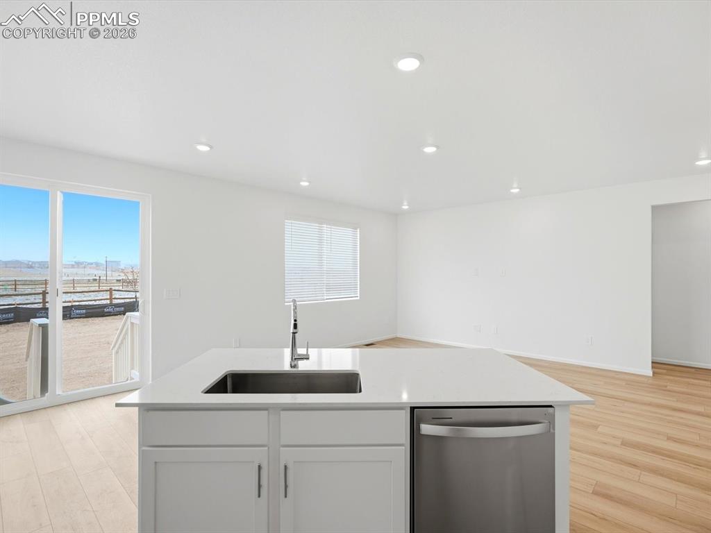 Image 17 of 29: Kitchen