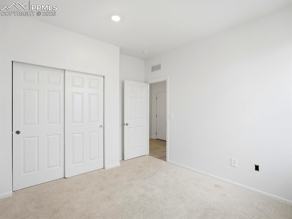 Image 7 of 29: Bedroom