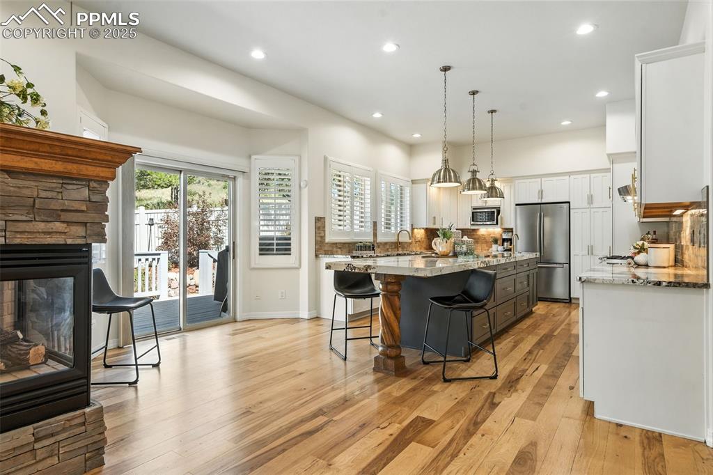 Image 14 of 47: Kitchen