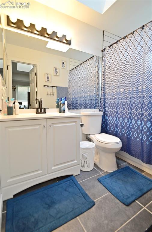 Image 23 of 36: Bathroom