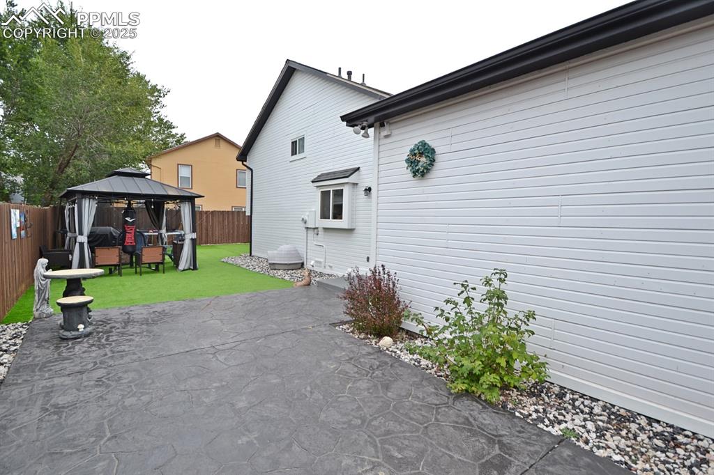 Image 31 of 36: Patio