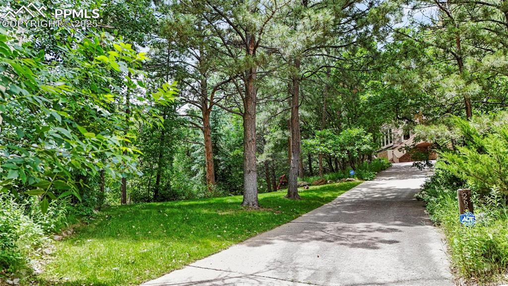 Image 39 of 49: Private driveway