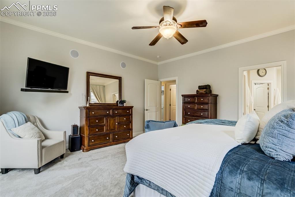 Image 19 of 50: Bedroom