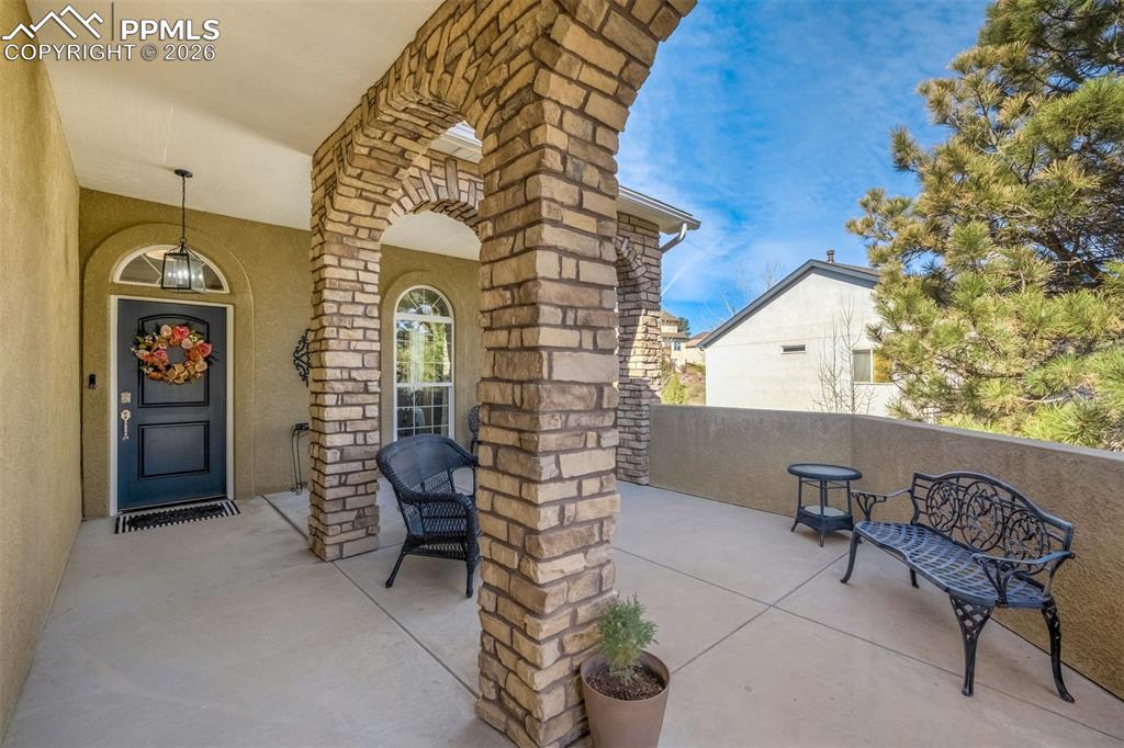 Image 3 of 50: Entry