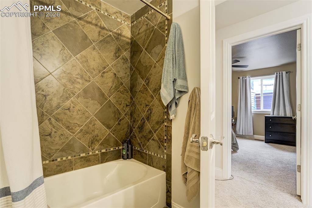 Image 45 of 50: Bathroom