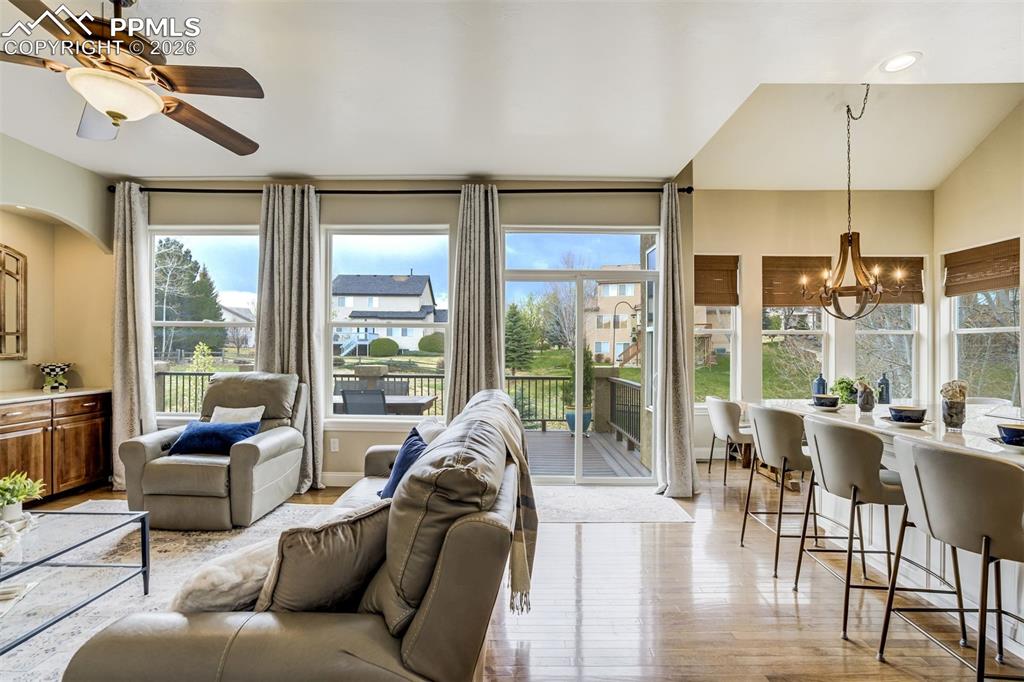 Image 8 of 50: Living Room