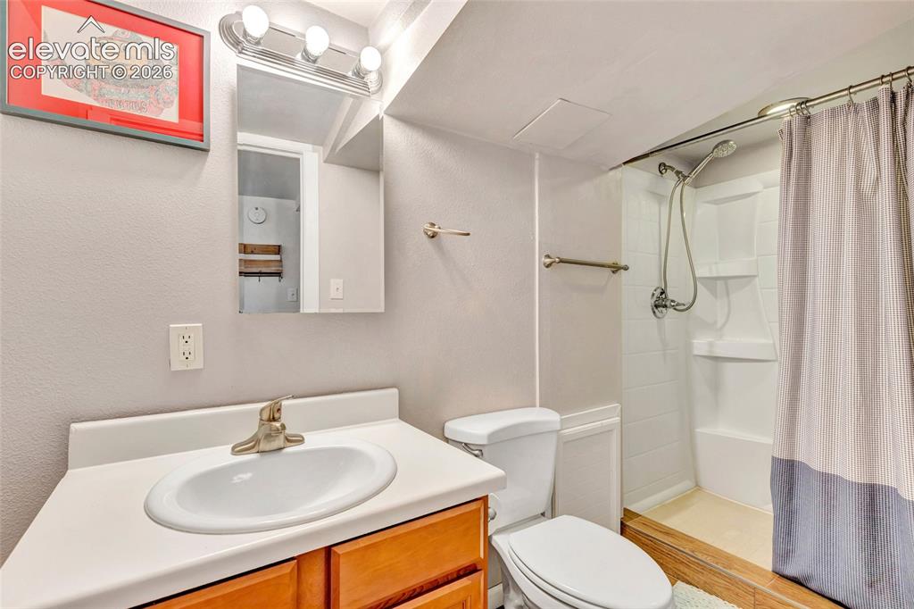 Image 8 of 35: Bathroom