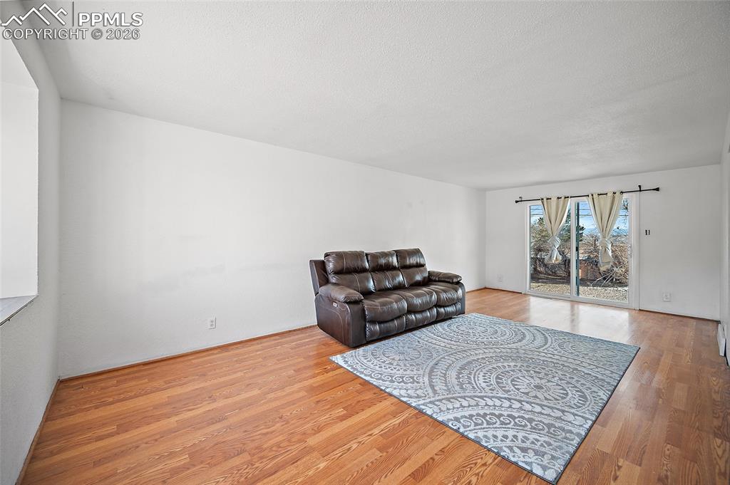 Image 5 of 35: Living Room