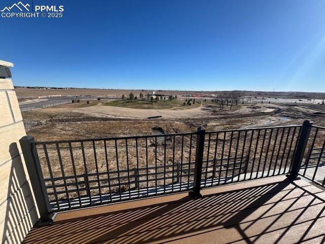 Image 18 of 19: Balcony