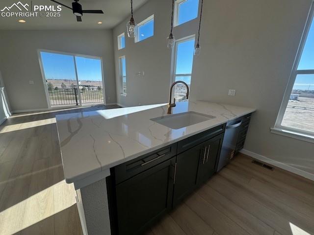 Image 3 of 19: Kitchen