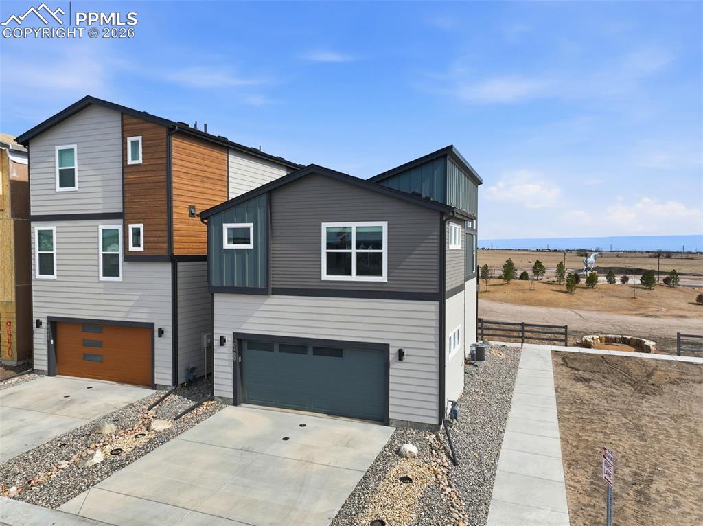 Image 30 of 32: No Description Available