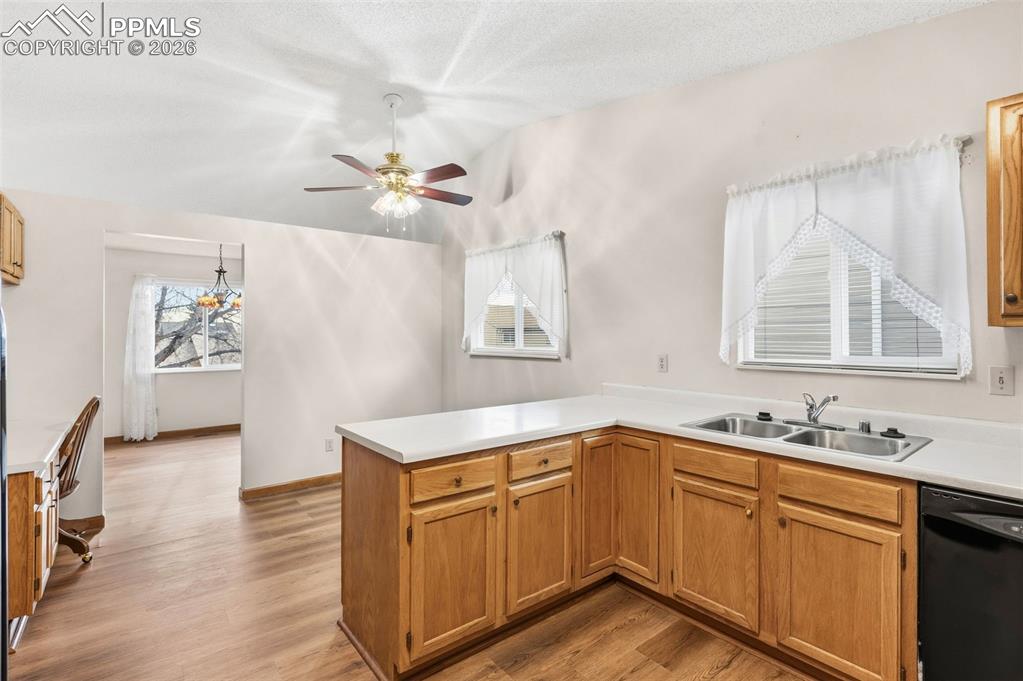 Image 10 of 27: Kitchen