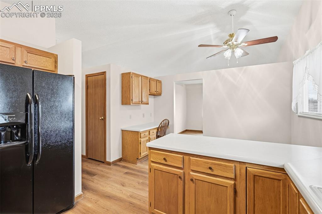 Image 11 of 27: Kitchen