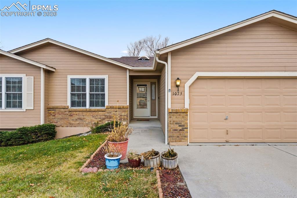 Image 3 of 27: Front of Structure