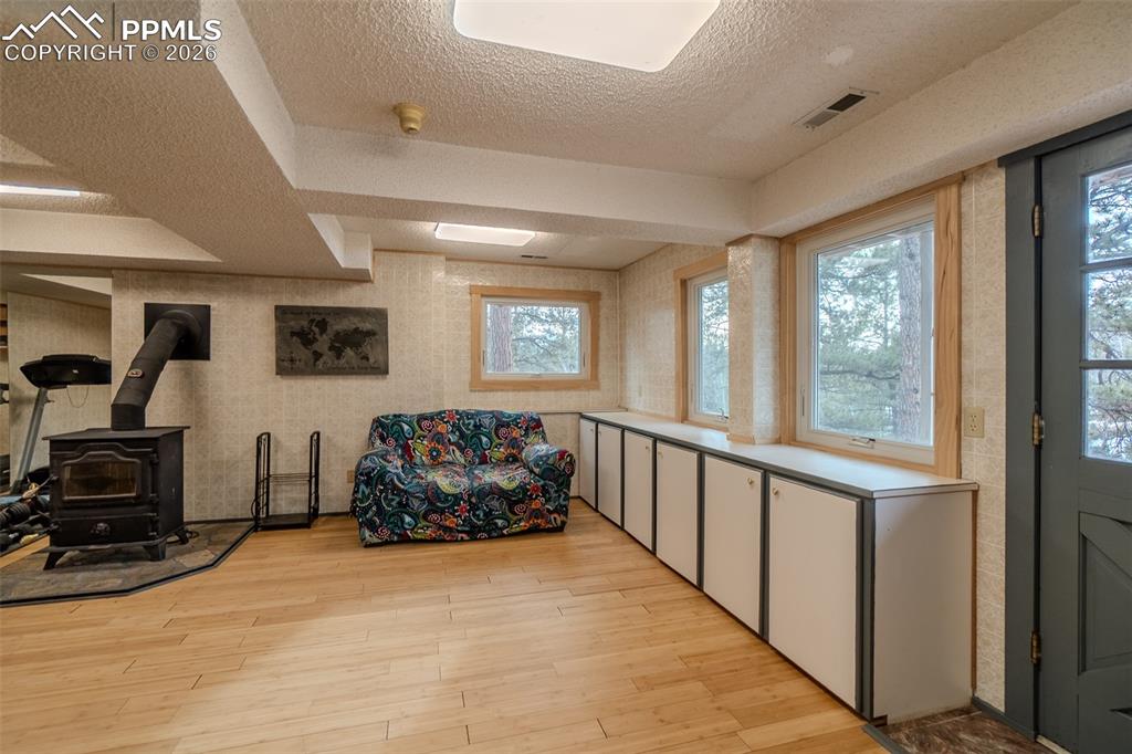 Image 35 of 49: Family Room