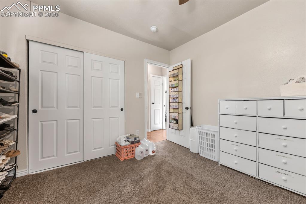 Image 14 of 19: Bedroom