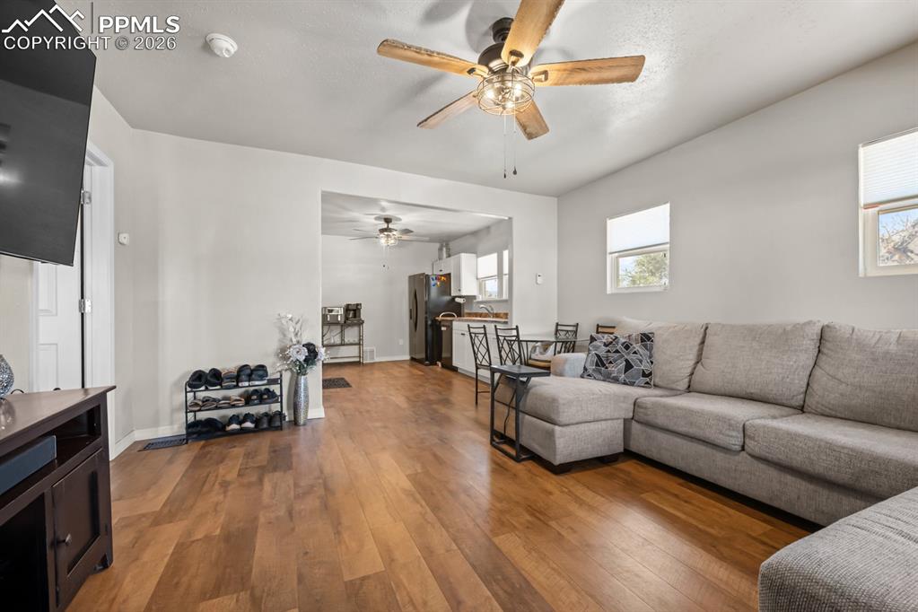 Image 6 of 19: Living Room