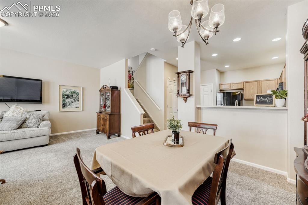 Image 10 of 29: Dining Area