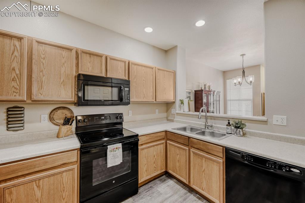 Image 12 of 29: Kitchen