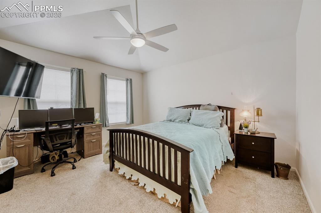 Image 14 of 29: Bedroom