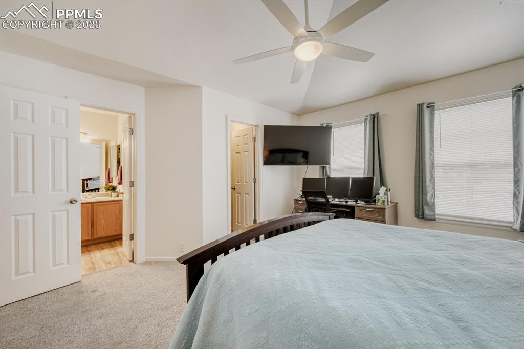 Image 16 of 29: Bedroom