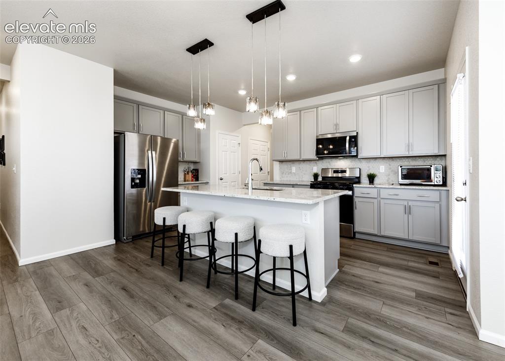 Image 11 of 40: Kitchen