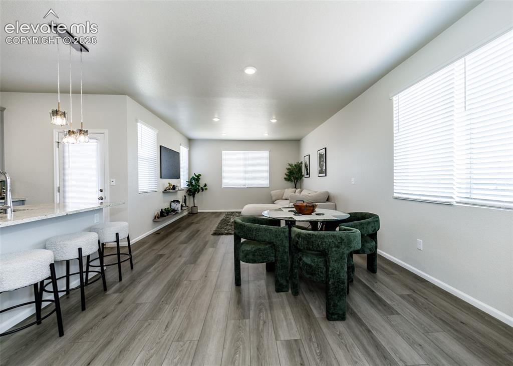 Image 6 of 40: Dining Area