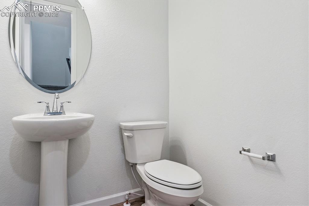 Image 10 of 21: Bathroom