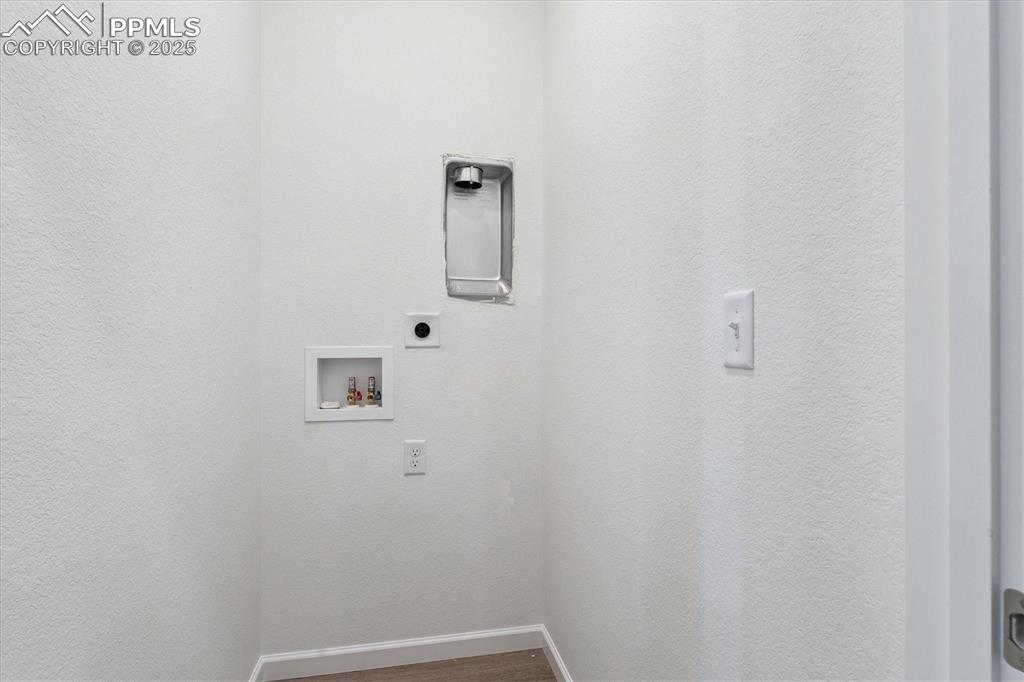 Image 16 of 21: Laundry