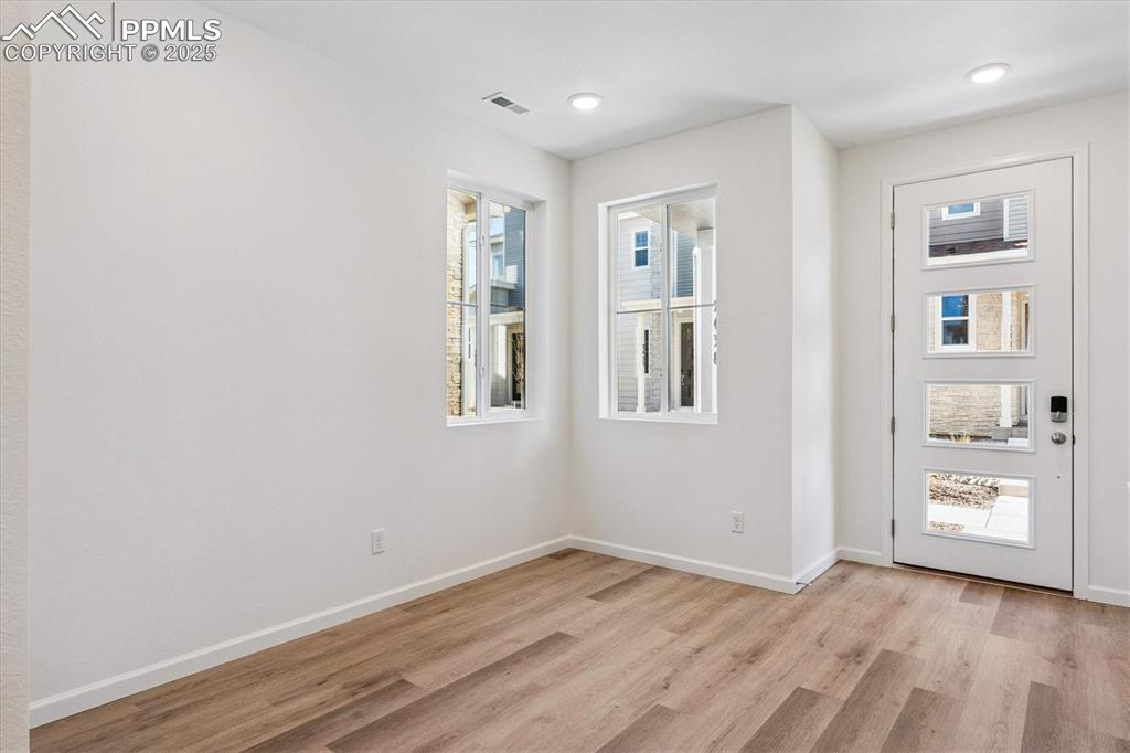 Image 5 of 21: Entry