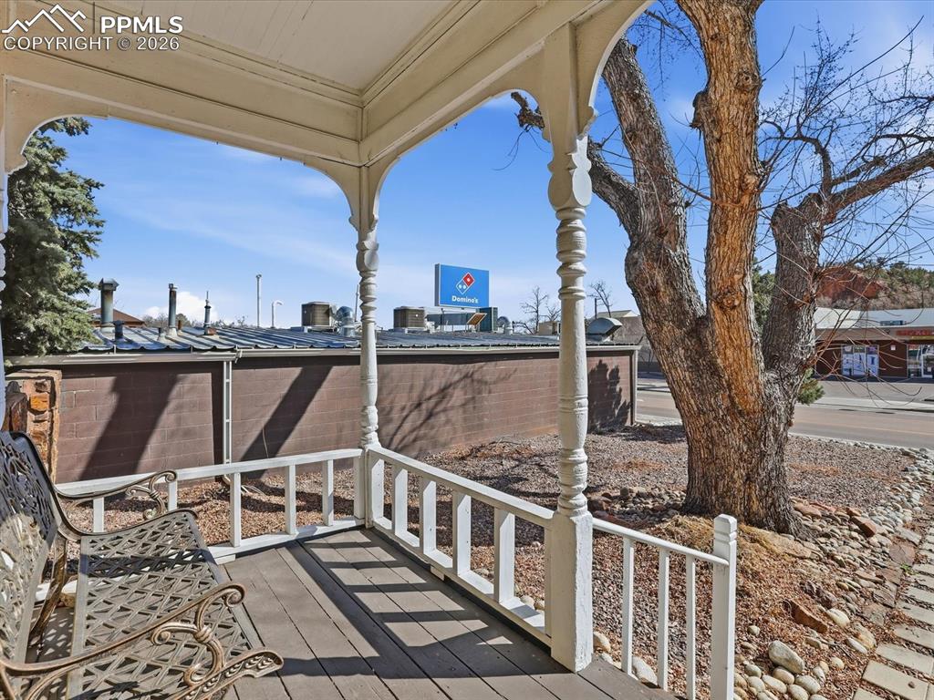 Image 32 of 36: Patio