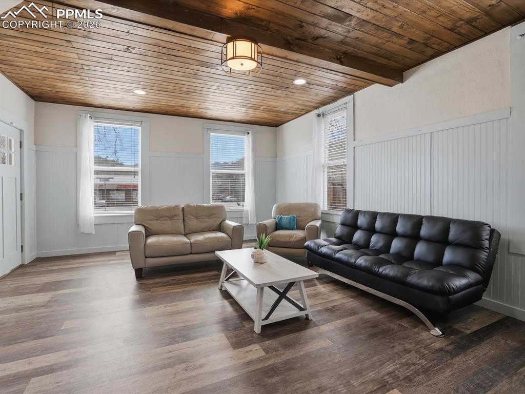 Image 7 of 36: Living Room