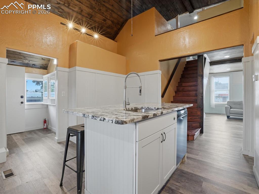 Image 8 of 36: Kitchen