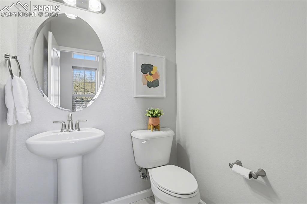 Image 12 of 23: Bathroom