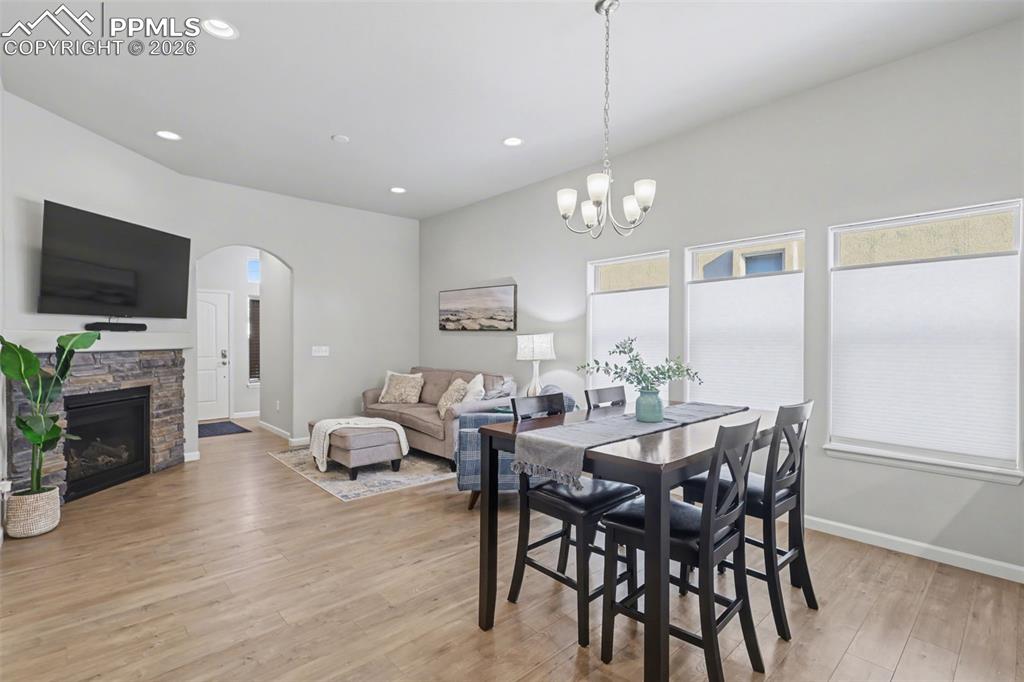 Image 4 of 23: Dining Area