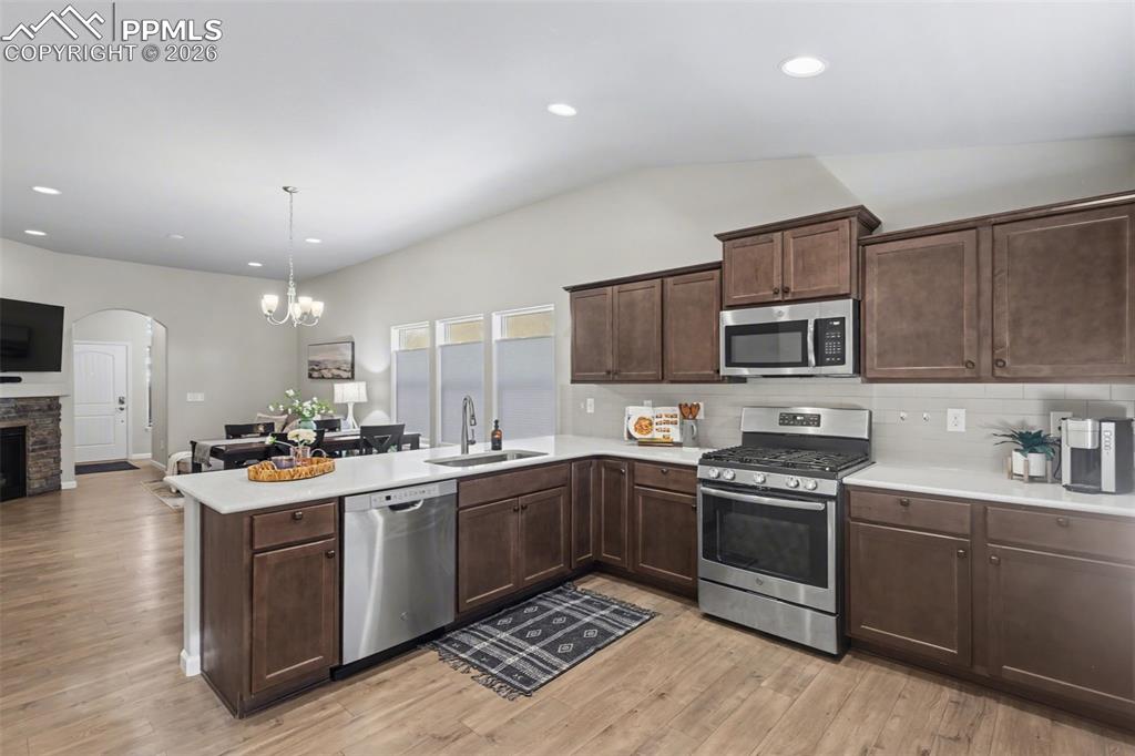 Image 5 of 23: Kitchen